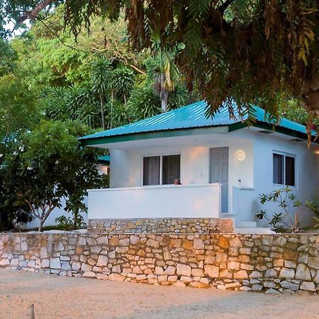 The Three P Beach Resort & Dive Center Agnay Extérieur photo